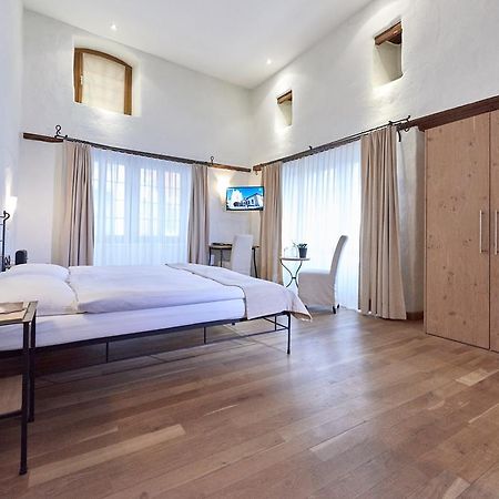 Hotel Restaurant Rathaus Тун Екстериор снимка