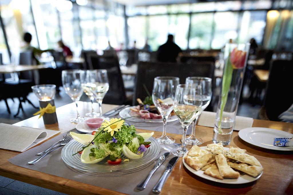 Hotel Restaurant Rathaus Тун Стая снимка