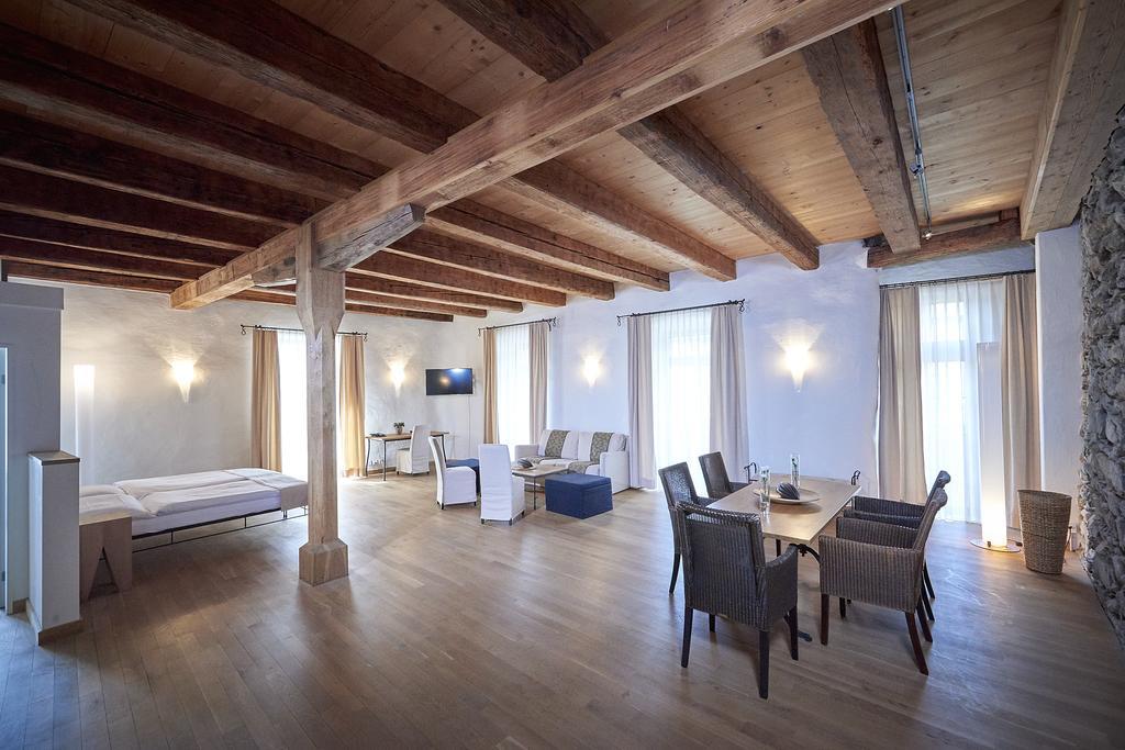Hotel Restaurant Rathaus Тун Екстериор снимка
