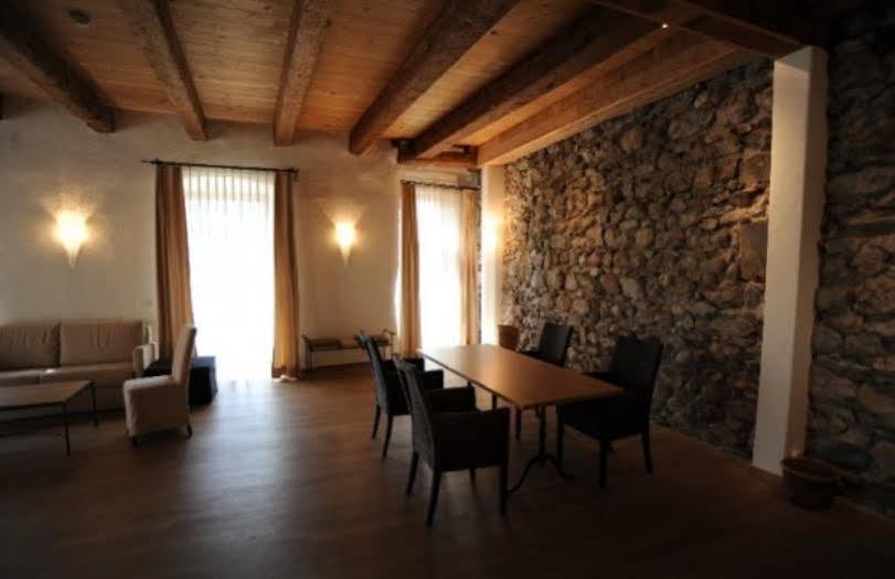 Hotel Restaurant Rathaus Тун Екстериор снимка